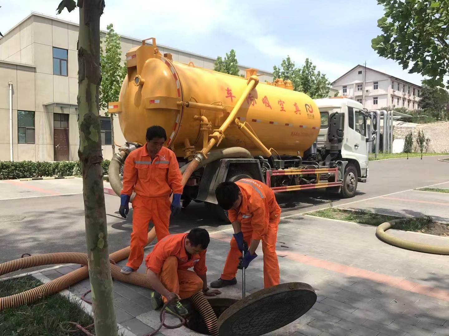 许昌化粪池清理与5-8吨吸粪车施工效率分析